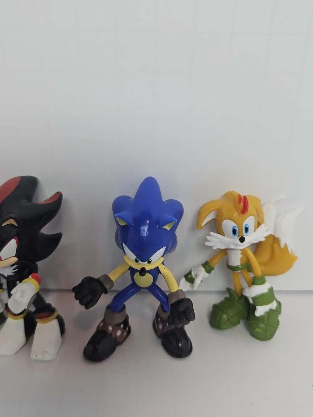 Random Lot Of Sonic Mini Figures  9 Total